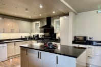 TheBarn - Kitchen
