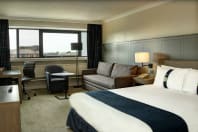 Holiday Inn - Cardiff - bedroom