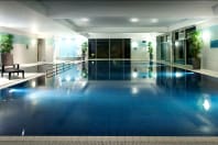 crowne plaza marlow - pool