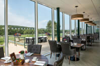 vale resort - dining area