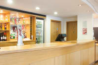 Travel Lodge Bournemouth Central - Bar