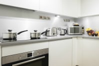 PREMIER SUITES Reading Two Bedroom Kitchen