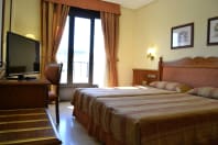 hotel zentral centre - bedroom