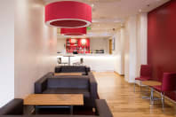 Travelodge - Nottingham Central - Lounge bar area