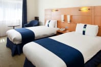 Holiday Inn Guildford - bedroom