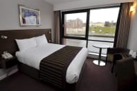Jurys Inn Newcastle Gateshead Quays - Bedroom