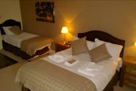 easthampstead park - Hotel bedroom