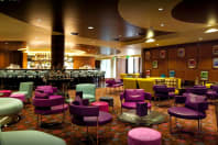 Hilton London Syon Park Hotel - bar.JPG