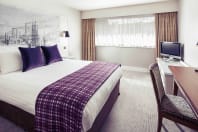 Mercure Swansea - bedroom