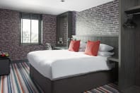 Village Hotel Glasgow double bed