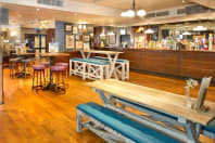 Owain Glyndwr - Cardiff - interior bar 2.jpg