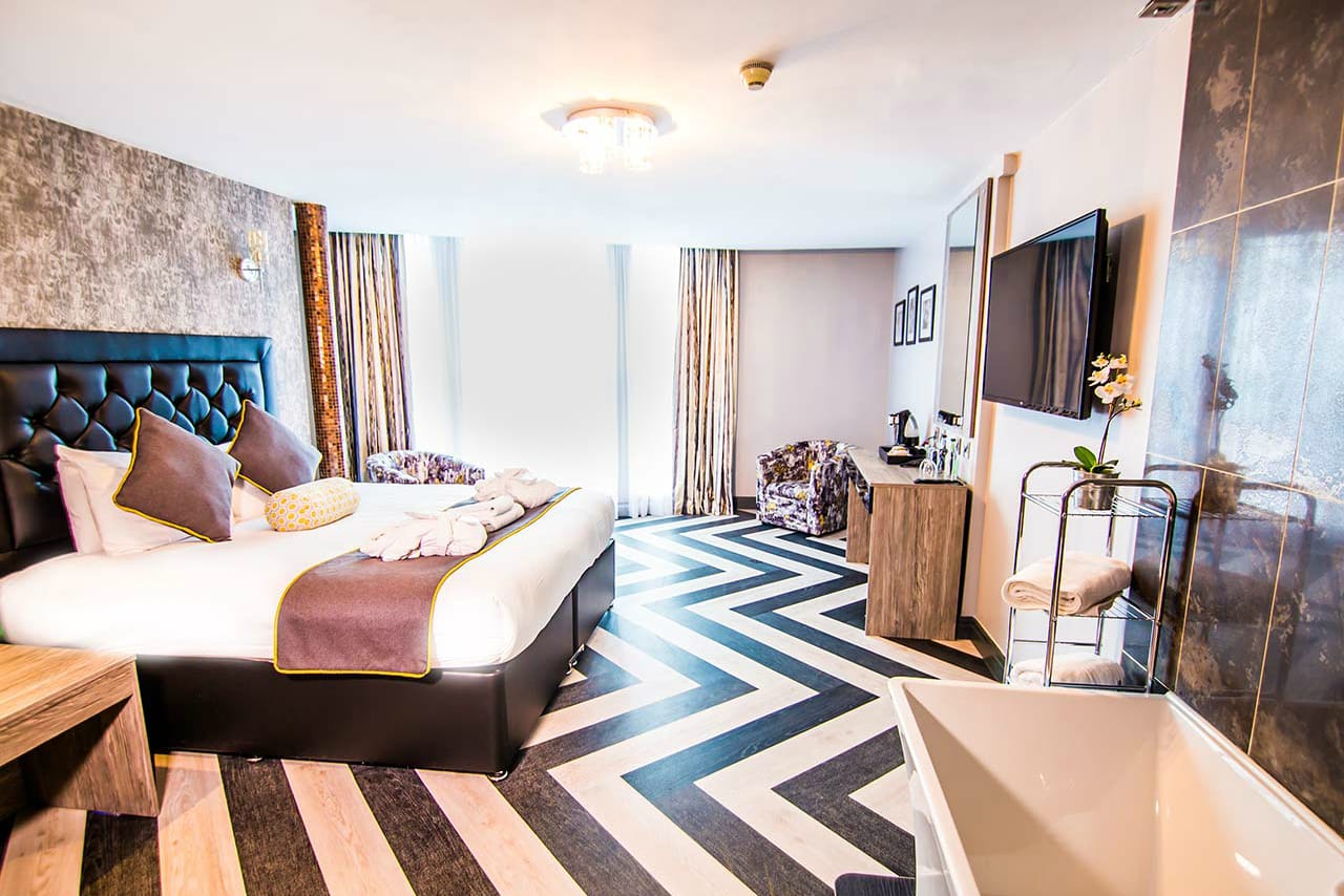 Grand Hotel Swansea - Bedroom
