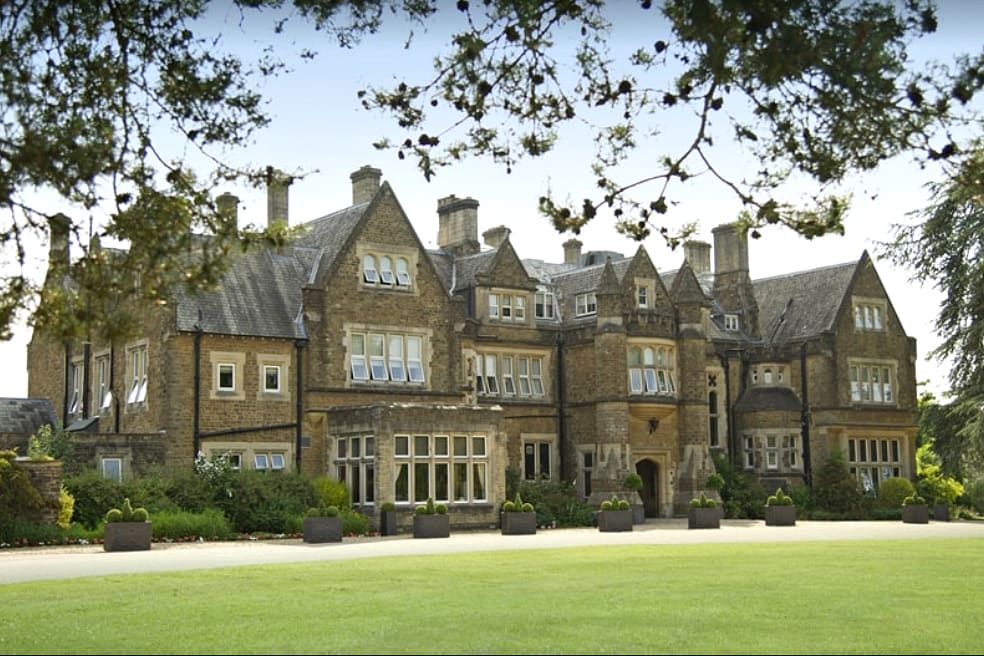 Hartsfield Manor - exterior