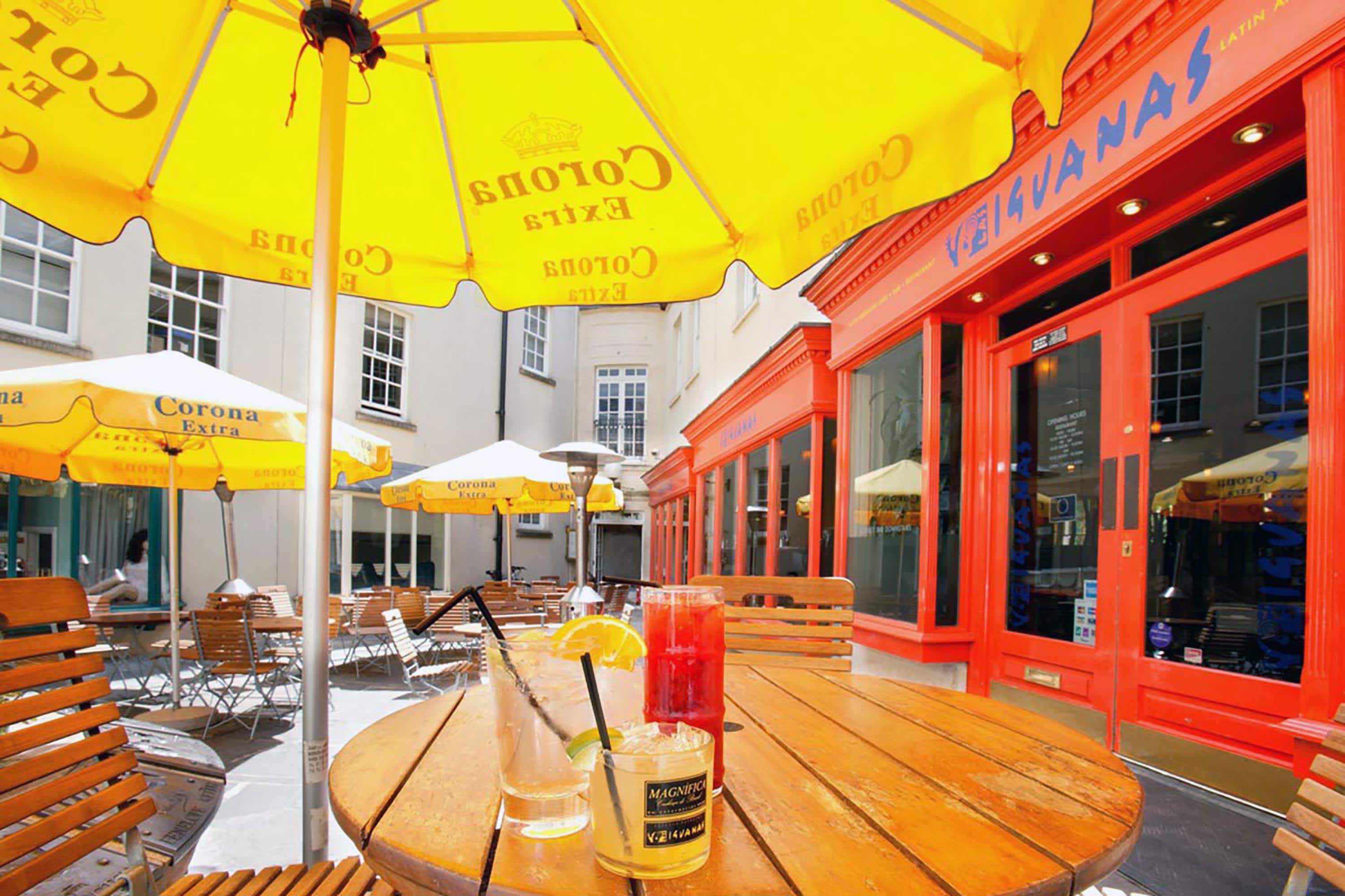 Las-Iguanas-bath-piazza_2.jpg