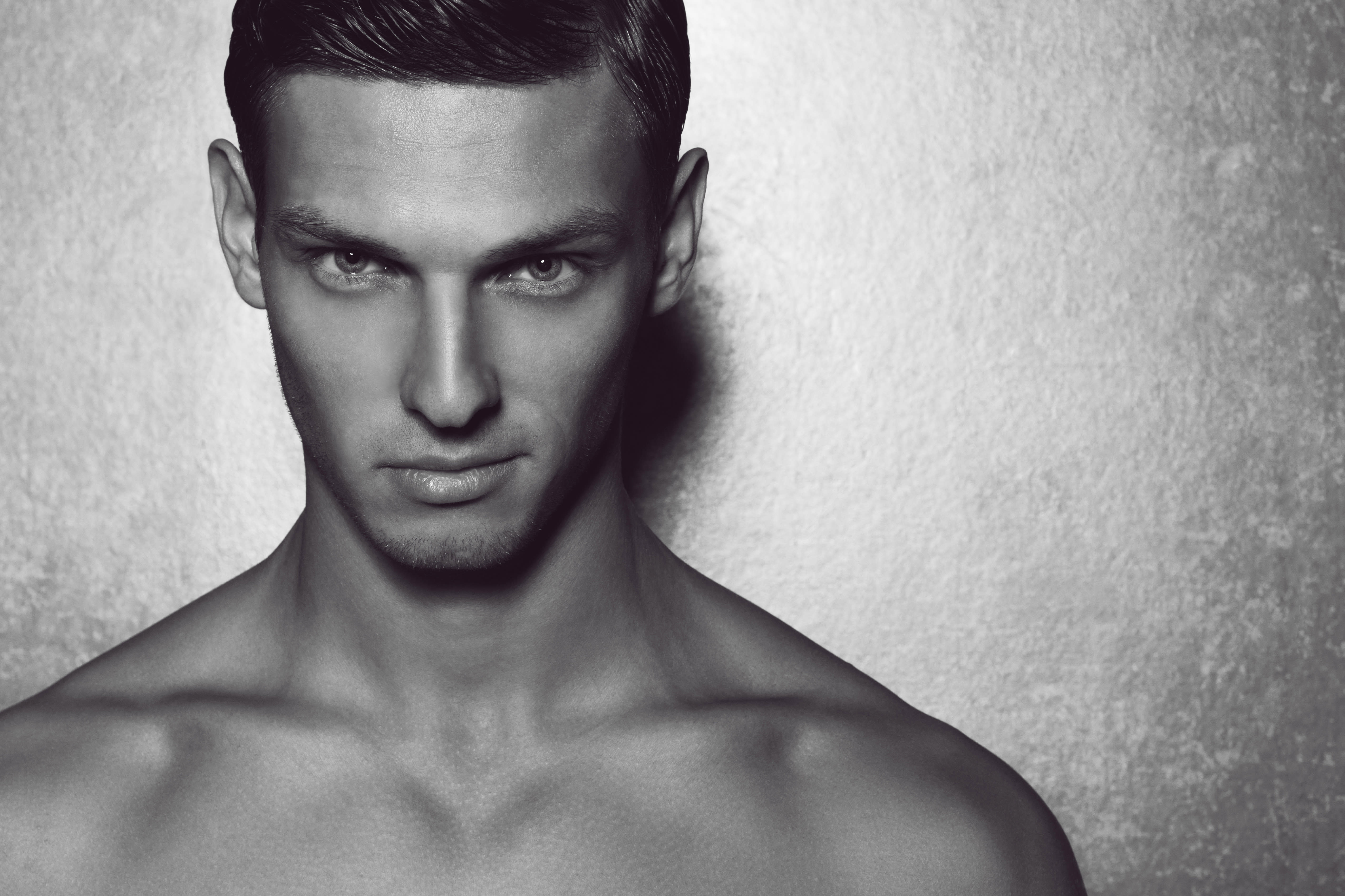 hunky host
