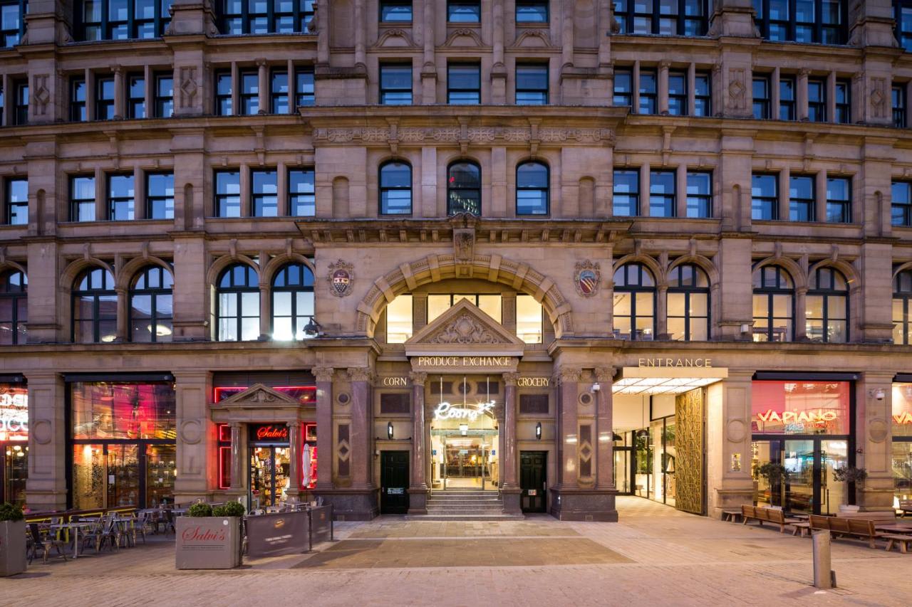 Roomzzz Manchester Corn Exchange Exterior