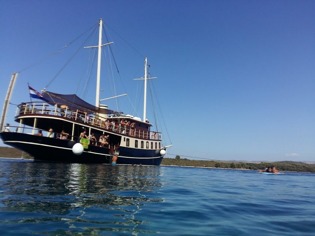 Public Sailing Cruise
