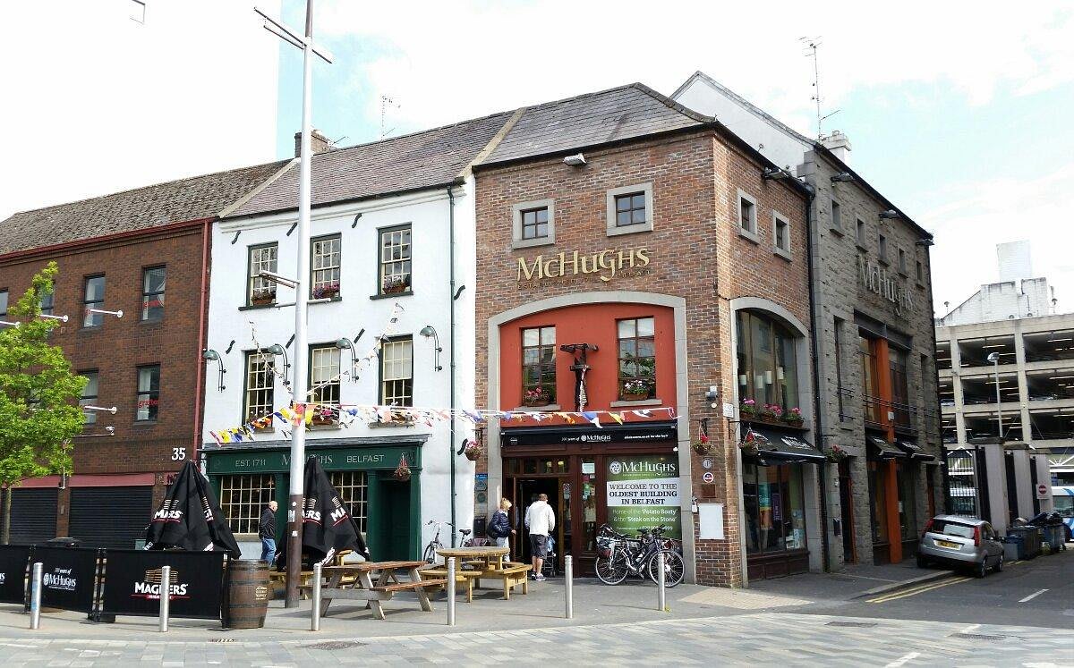 McHughs Bar and Restaurant
