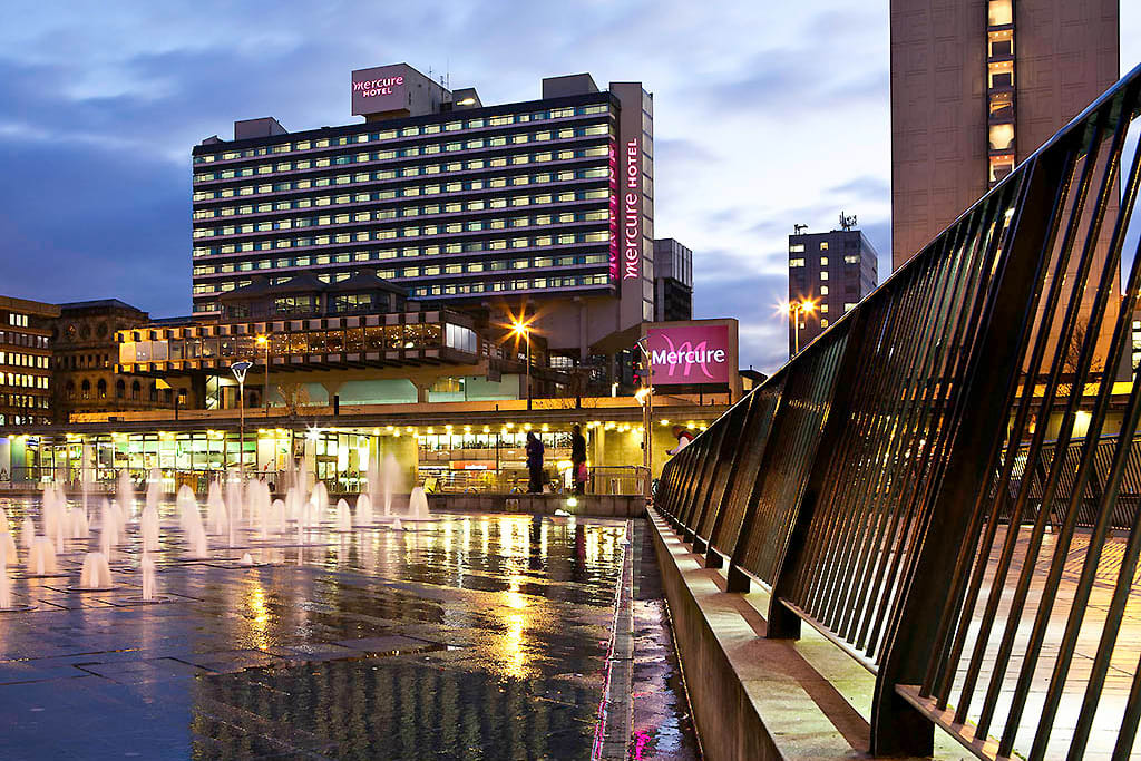 Mercure Manchester Piccadilly - Outside