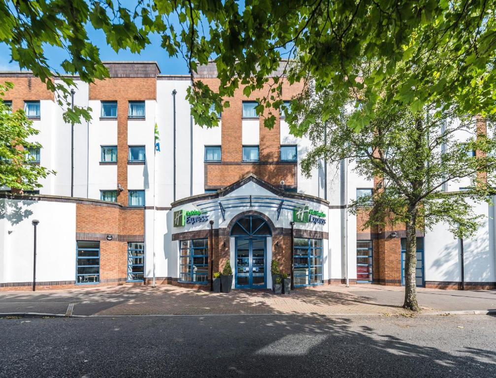 Holiday Inn Express Belfast City