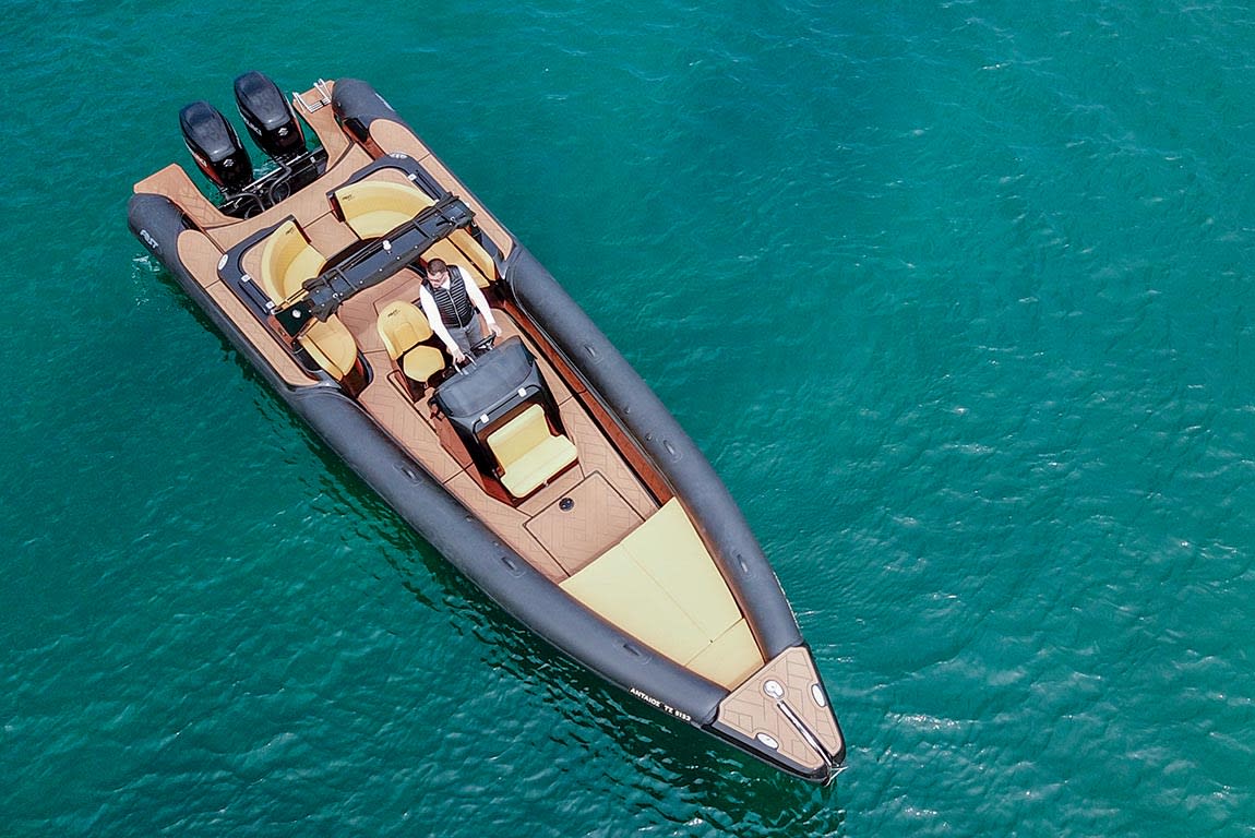 Boat Charter Anteos