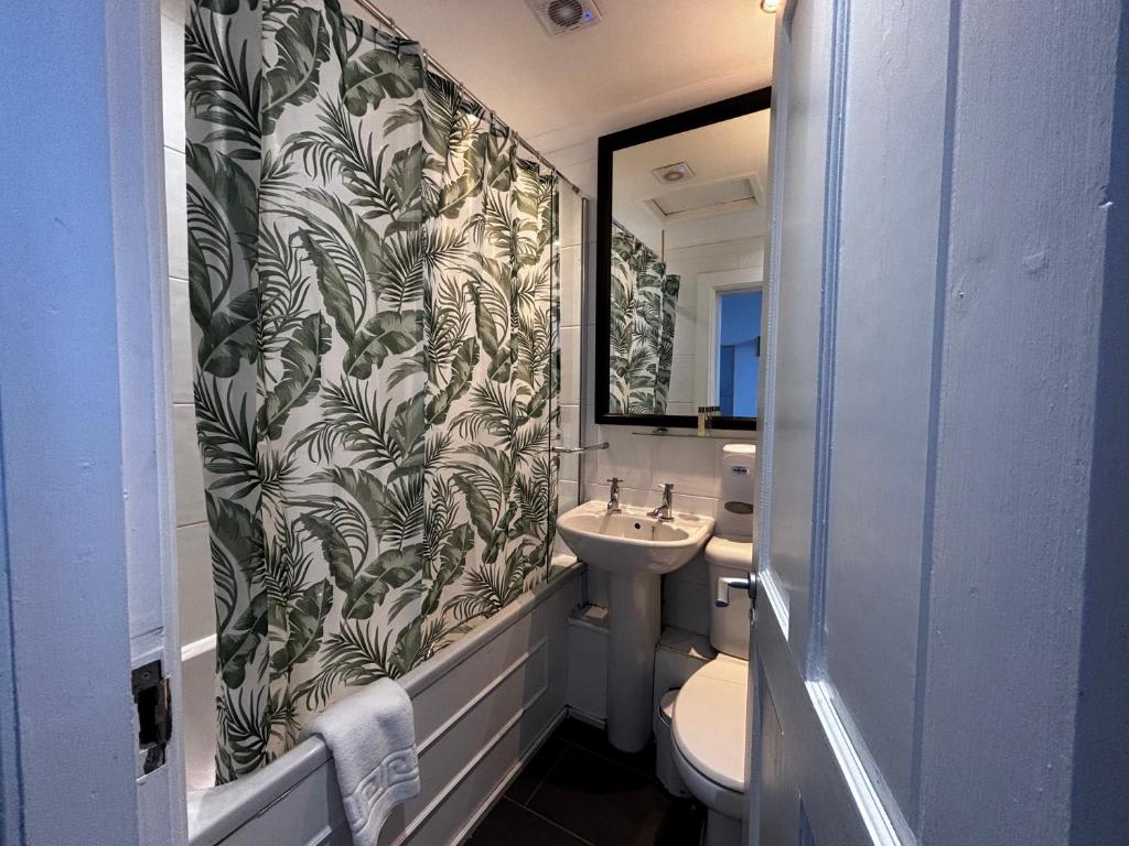 Safestay Glasgow Charing Cross - Bathroom