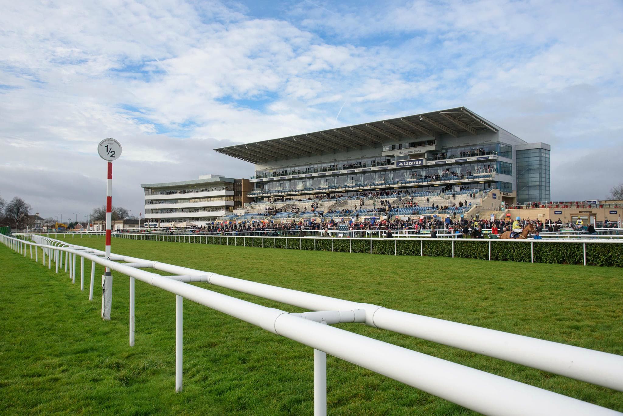 doncaster raceourse - exterior