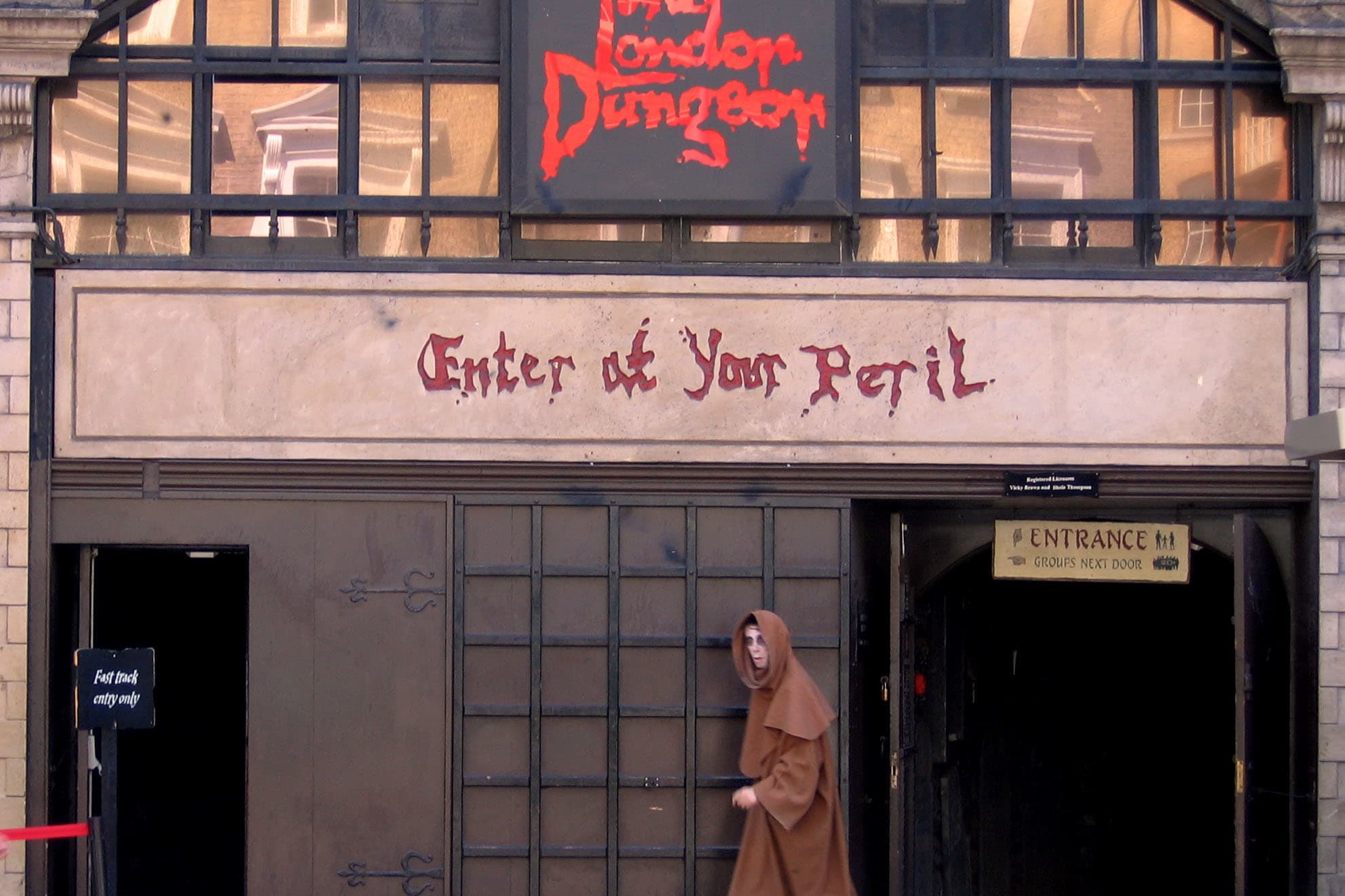 2005-07-12_-_United_Kingdom_-_England_-_London_-_The_London_Dungeon.jpg