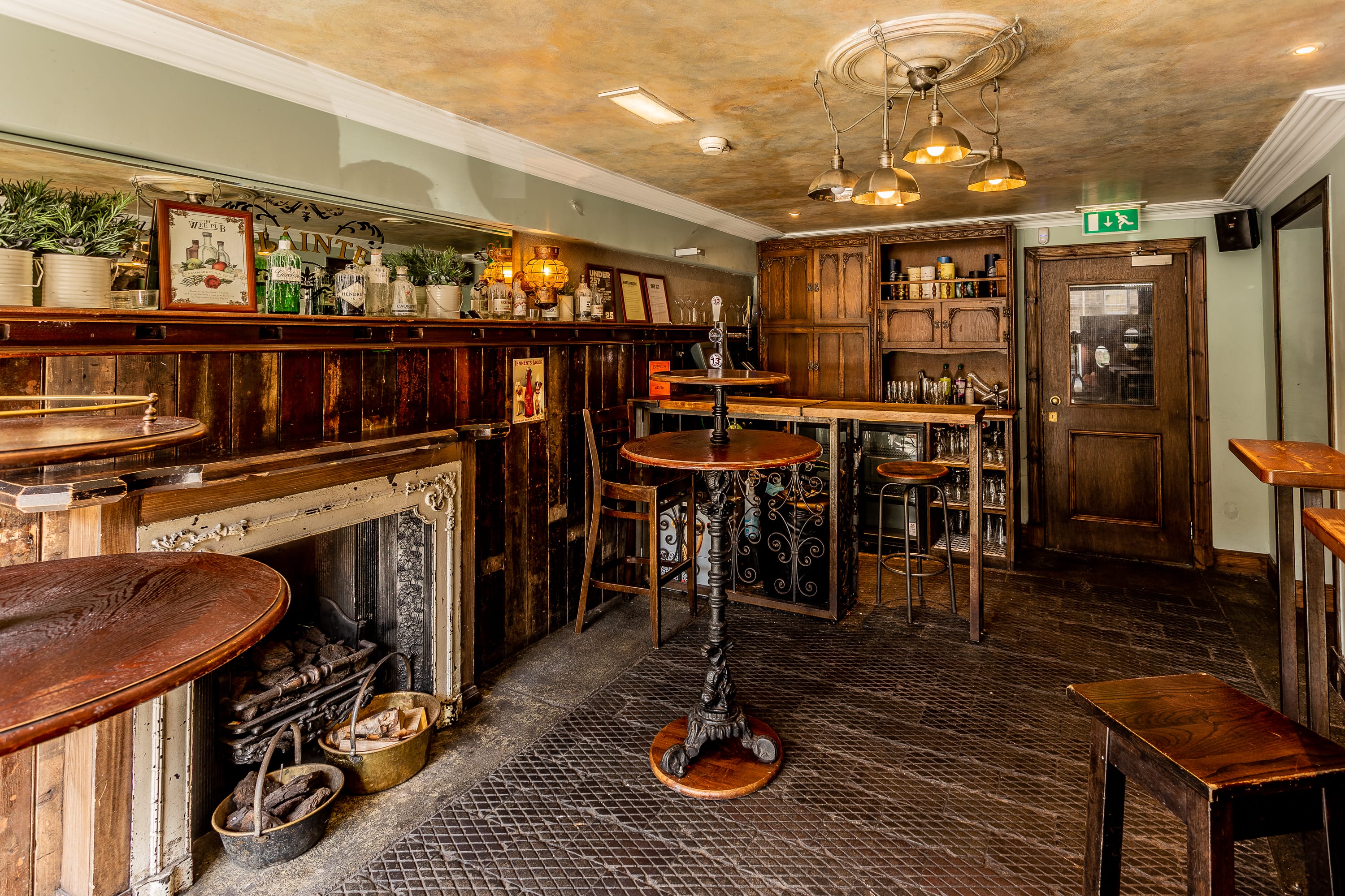Wee Pub 3.jpg