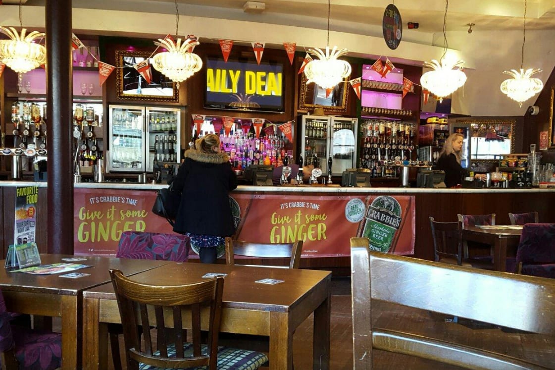 Yates - Liverpool - Bar.jpg