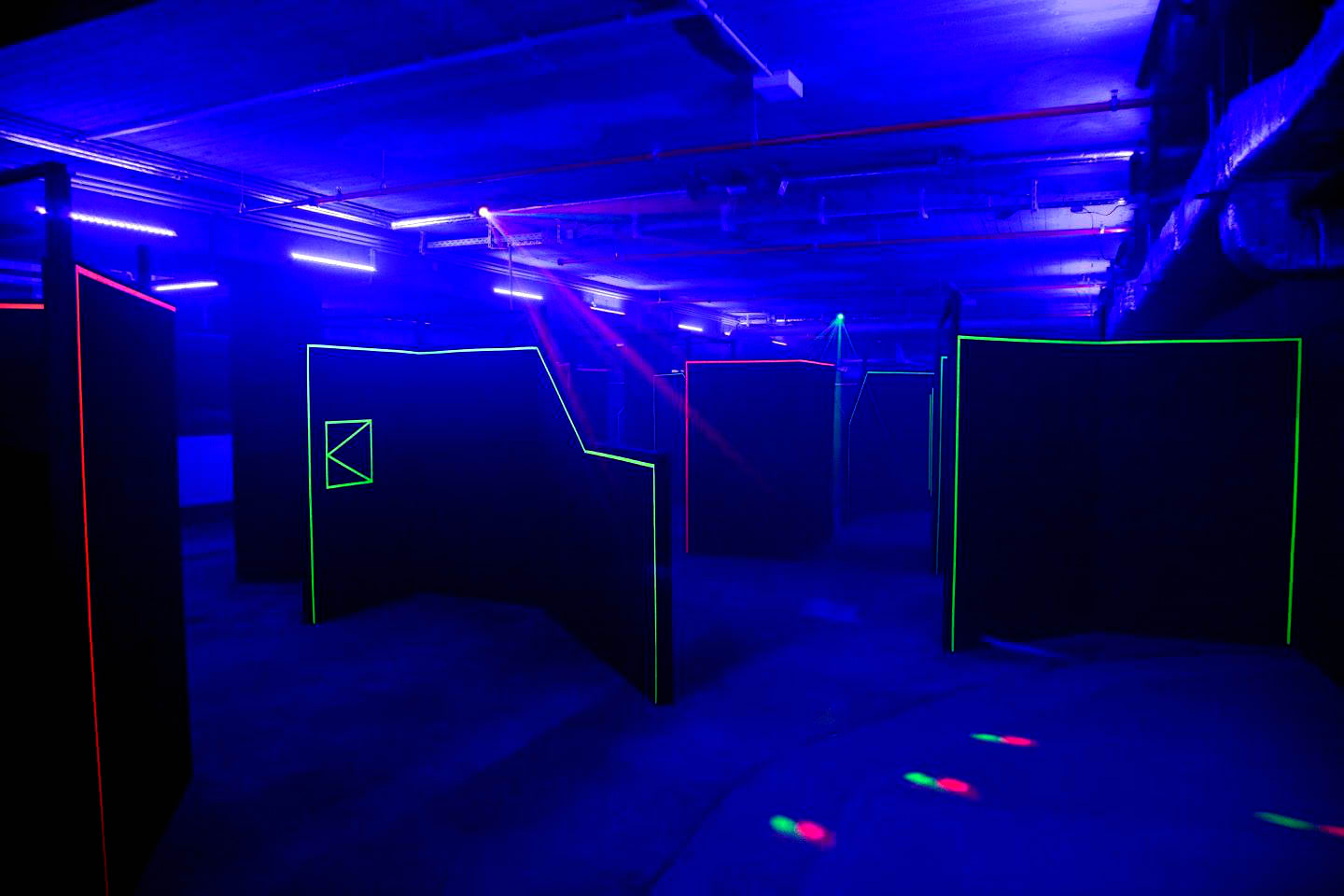 Laser tag mission arena