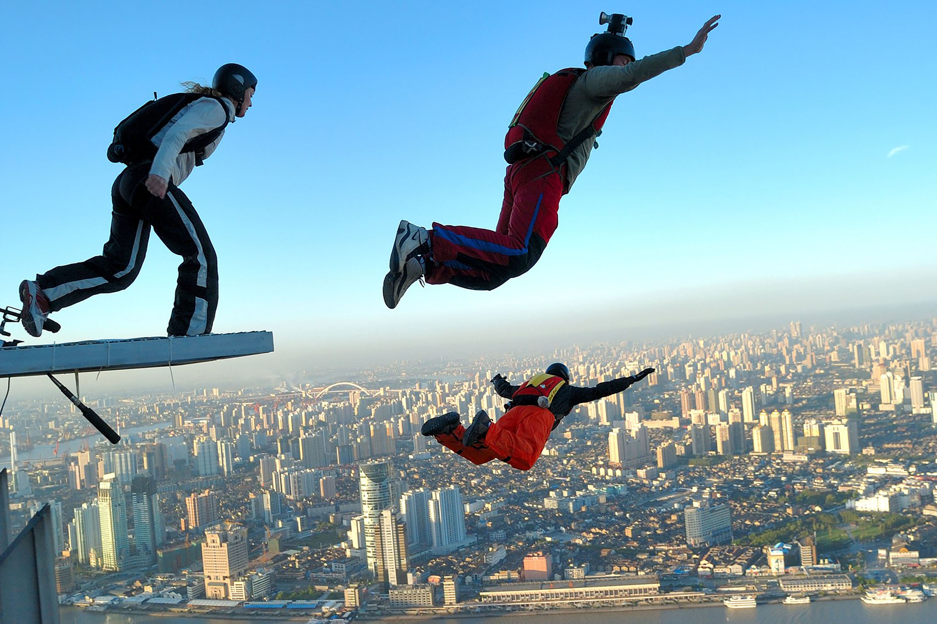 What is BASE ﻿Jumping?