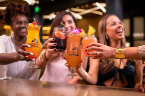 Edinburgh Shake It Up - Cocktail Making Hen Do Ideas