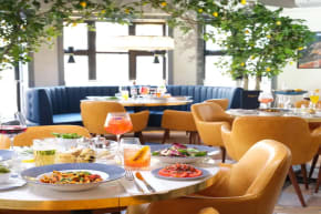 London Fizz & Flavors: Two-Course Italian Meal Activity Weekend Ideas