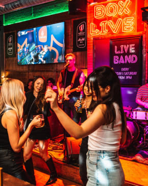 Manchester Live Bands & Bevs Hen Do Ideas