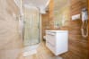 Globus Bathroom