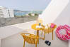 Ryans Lola - Balcony