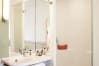 Ibis Budget Portsmouth - Bathroom