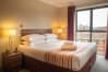 PREMIER SUITES Bristol Redcliffe Bright Bedrooms