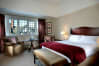 Macdonalds New Blossoms Hotel - Bedroom