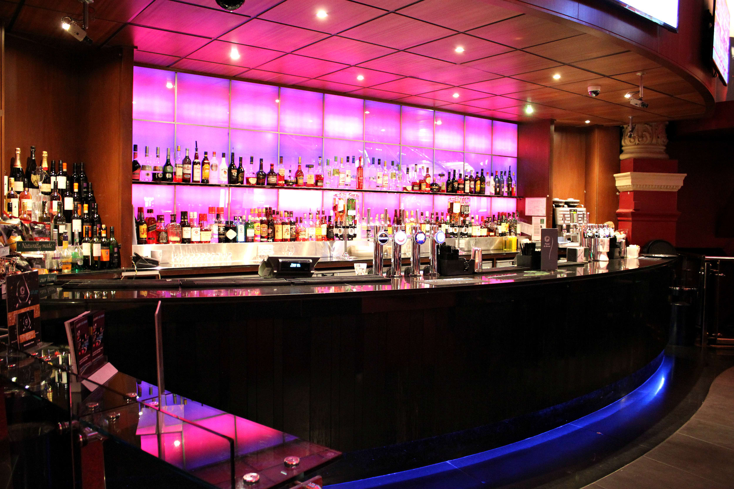 Grosvenor Casino Piccadilly - bar.jpg