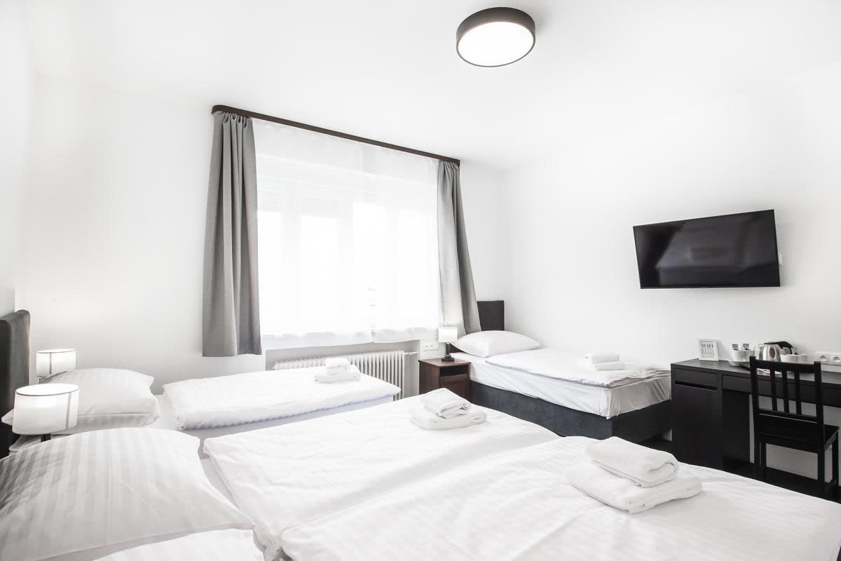 Hotel 7 Days multi room