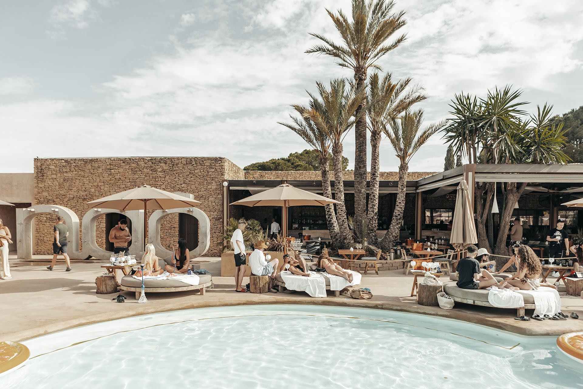 Nao Pool Club