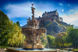 Edinburgh Castle and Statue