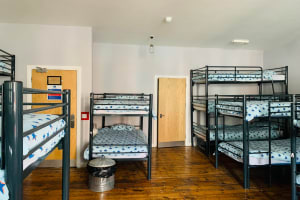 2★ 18 Bed Rooms