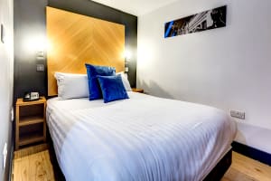 Roomzz Leeds City West - Bedroom