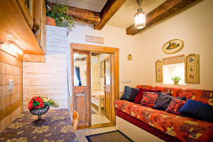 Alice Apartment House
