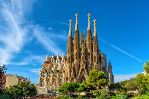 *EDITORIAL USE* Cathedral of La Sagrada Familia , Barcelona , Spain