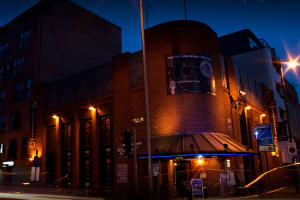 frog and bucket comedy club manchester - Exterior