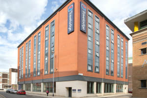 Travel lodge Swansea central - Double room